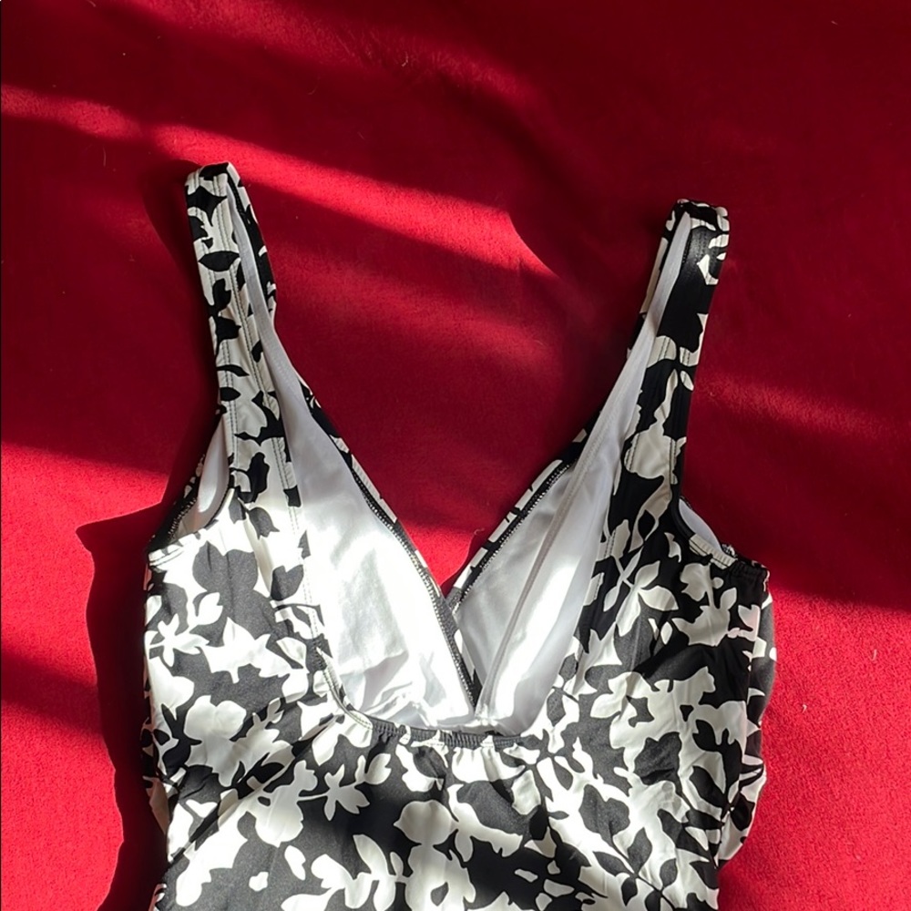 Cute Full Body Bathing Suit ! - Gem